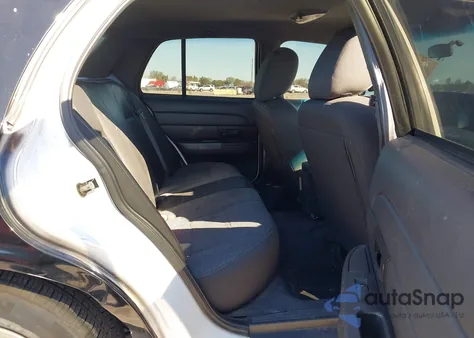 2011 Ford Crown Victoria Police Interceptor z USA, uszkodzony, nr VIN 2FABP7BV2BX167329